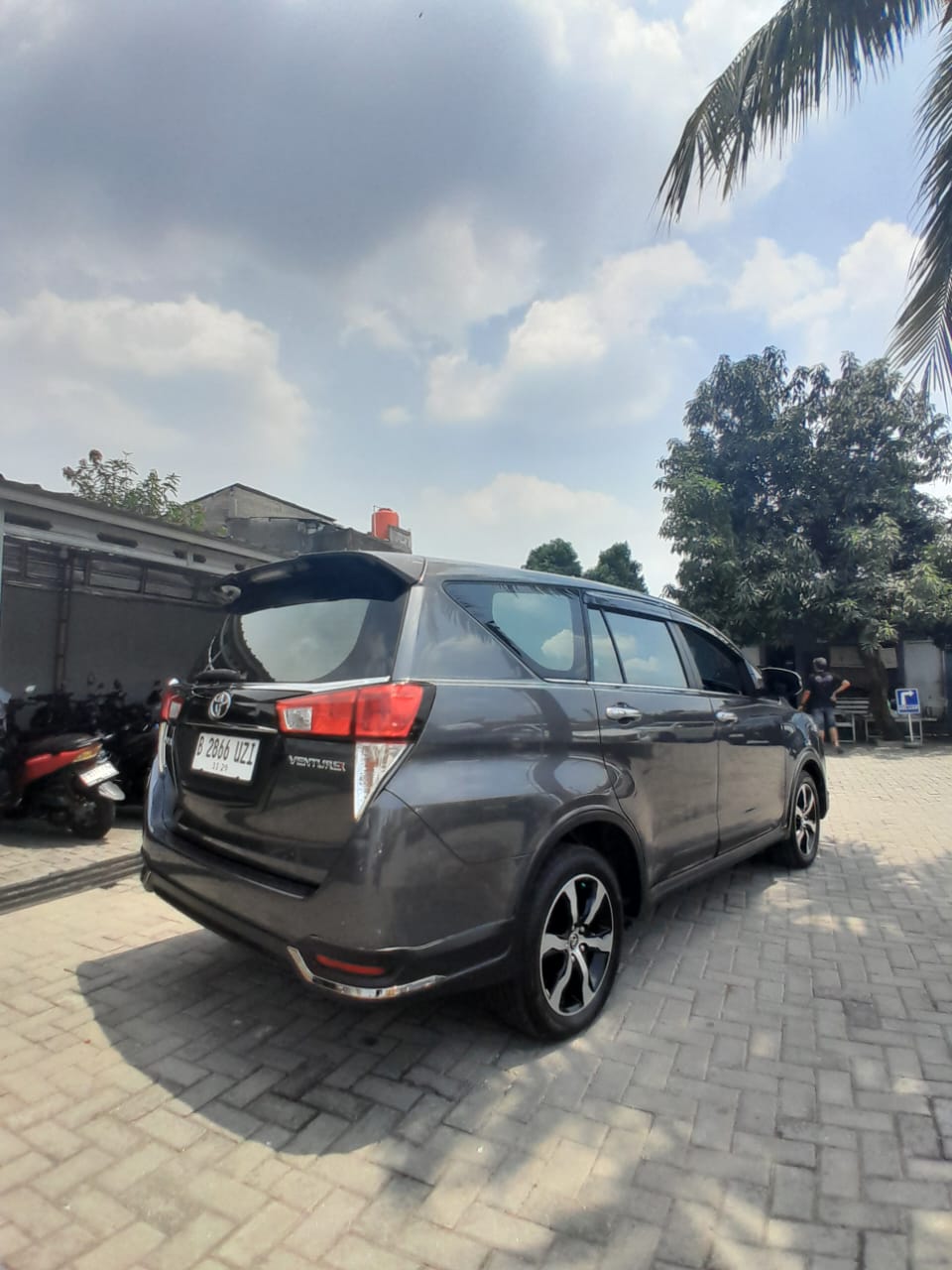 Gambar New Venturer 2.4 at 